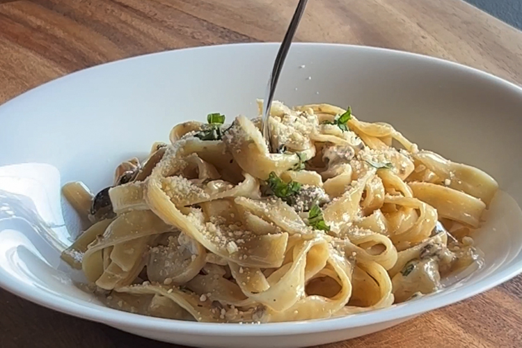 creamy longganisa pasta